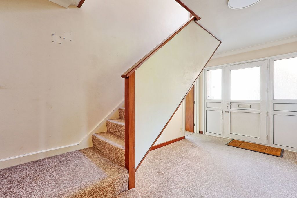 Property photo 2 of 37