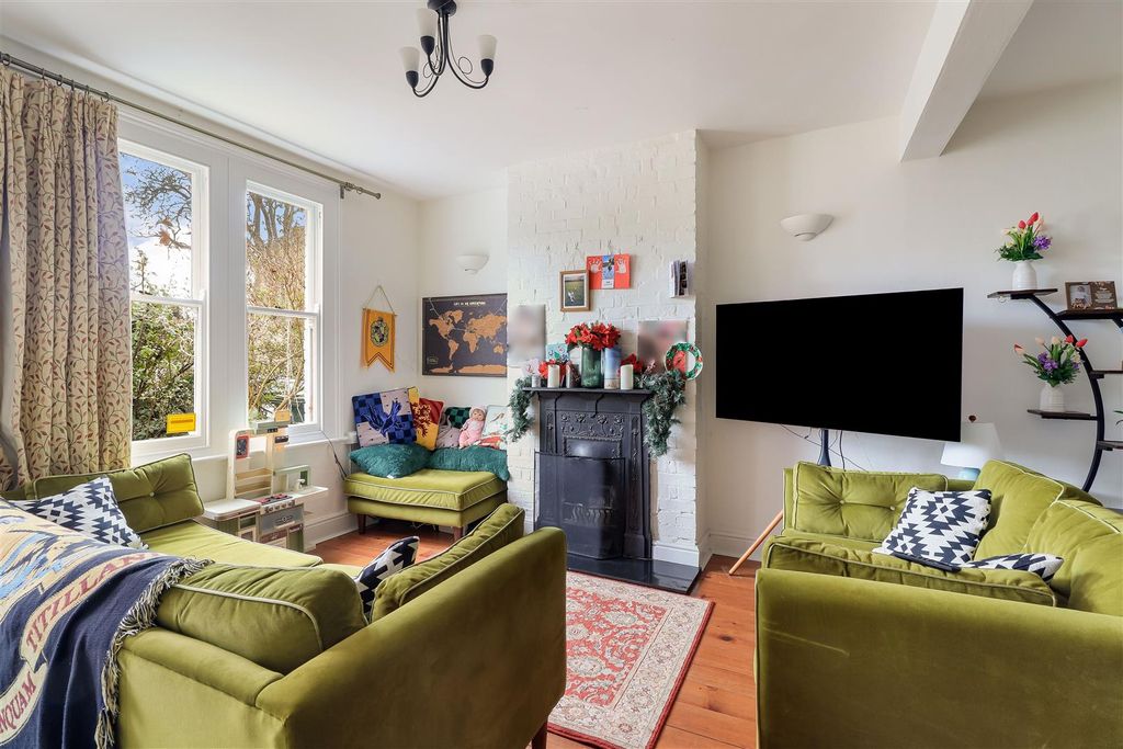 Property photo 3 of 24