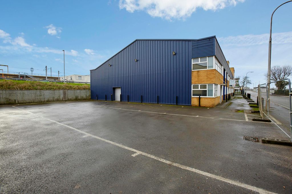 Property photo 2 of 6 Cardiff Road 199213 External 2.Jpg