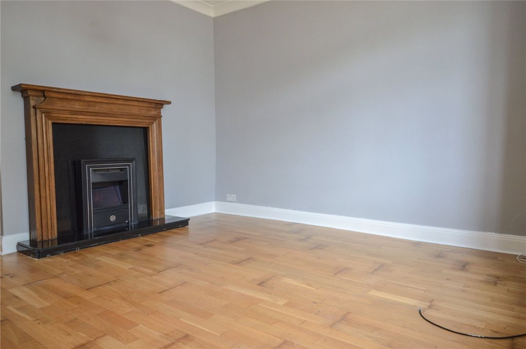 Property photo 2 of 12 Picture No. 21