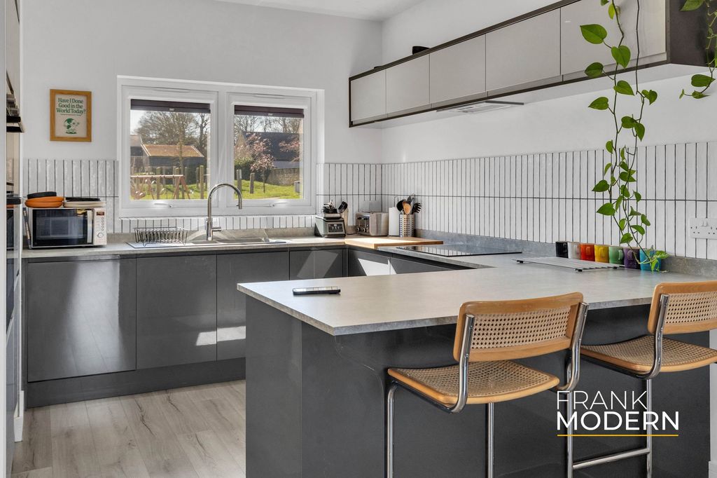 Property photo 2 of 54 Kitchen