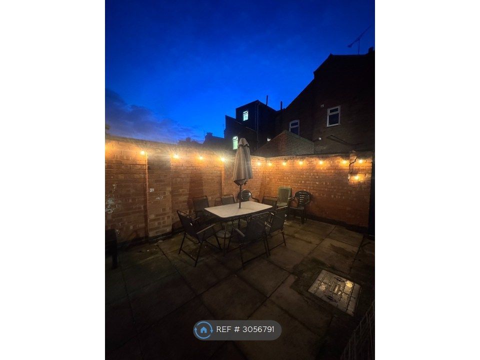 Property photo 2 of 27