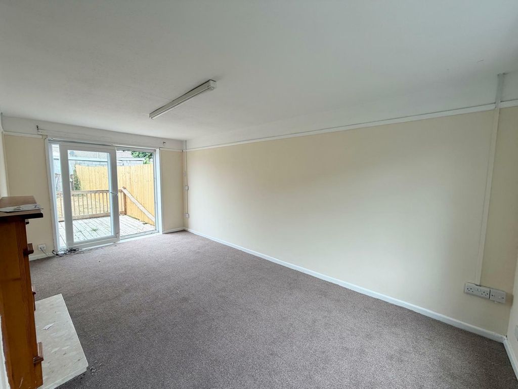Property photo 3 of 23