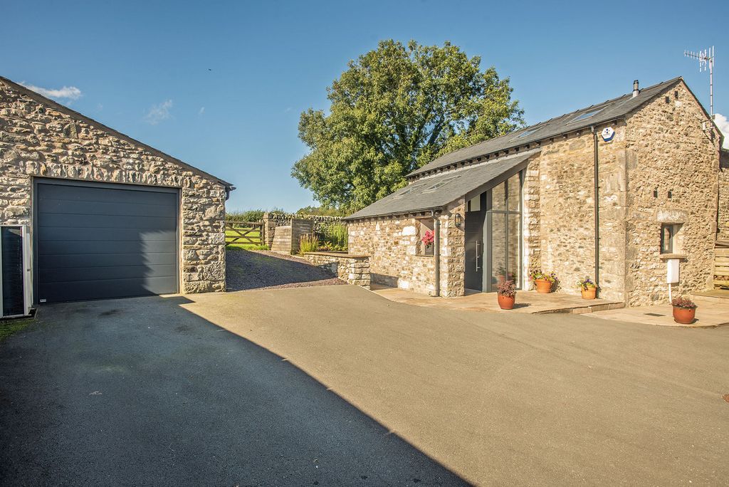 Property photo 1 of 36