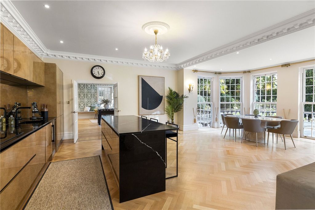 Property photo 3 of 19 Kitchen/Dining