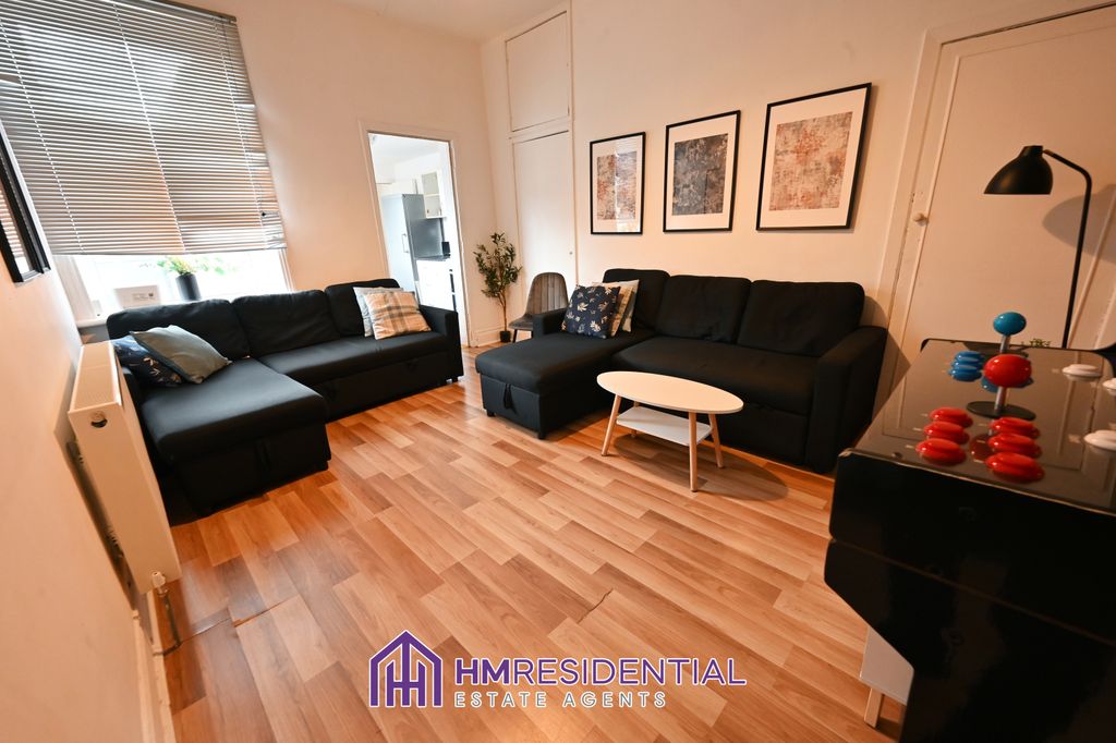 Property photo 1 of 10 5 Bedroom Flat For Rent,Ladykirk Road, Benwell, Newcastle Upon Tyne, Ne4 8Al Available Now £1295.00
