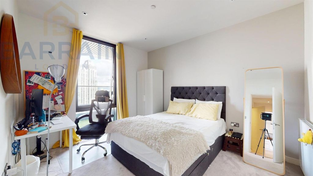 Property photo 3 of 12 Wardian, Canary Wharf For Sale, E14, By Barrain London Estate Agency.Jpg