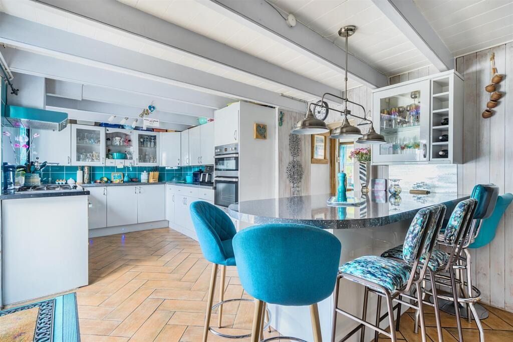 Property photo 2 of 25 4849382