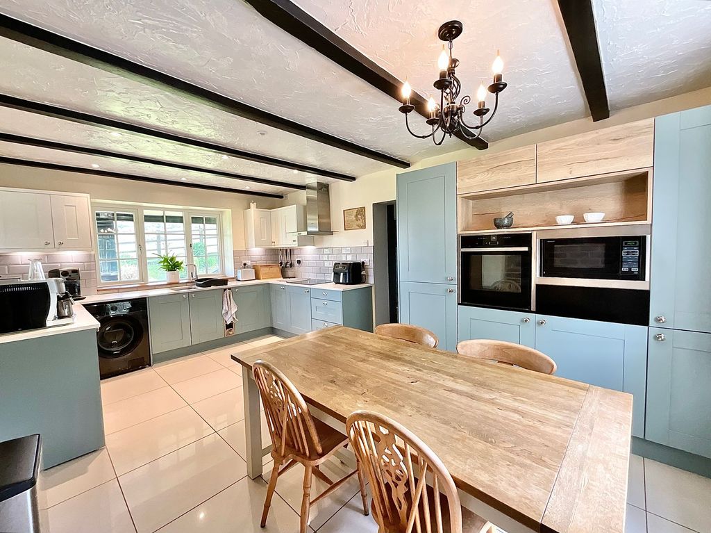 Property photo 3 of 44