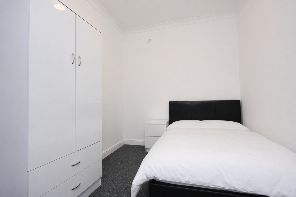 Property photo 1 of 3