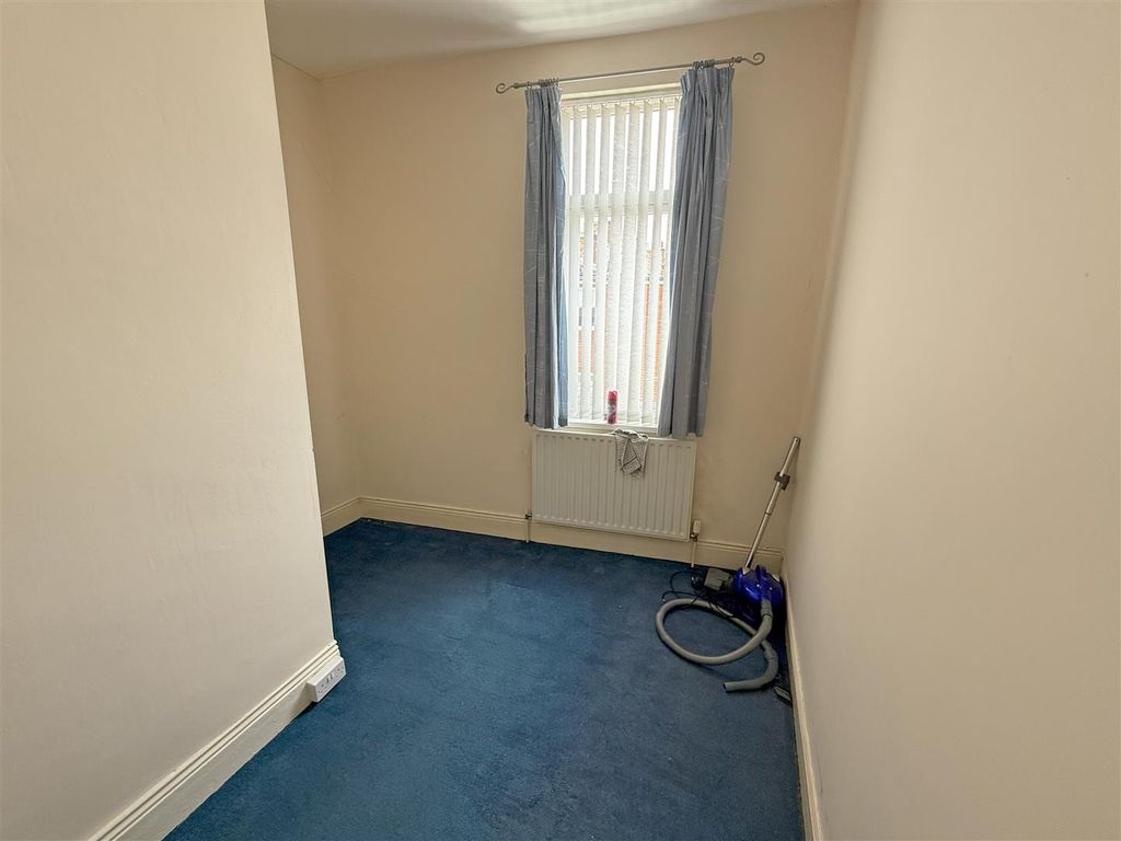 Property photo 3 of 7 Bedroom 1.Jpg