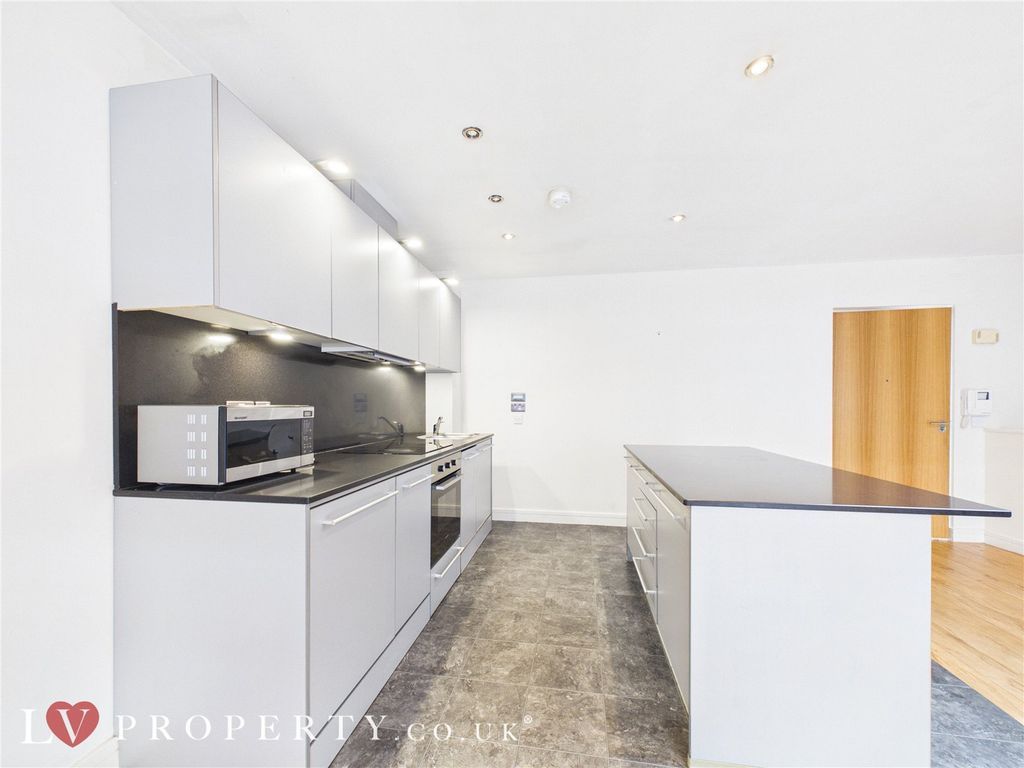 Property photo 3 of 12 Picture No. 02