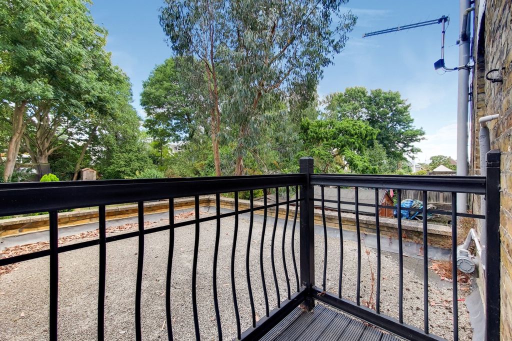 Property photo 3 of 8 Picture No. 05