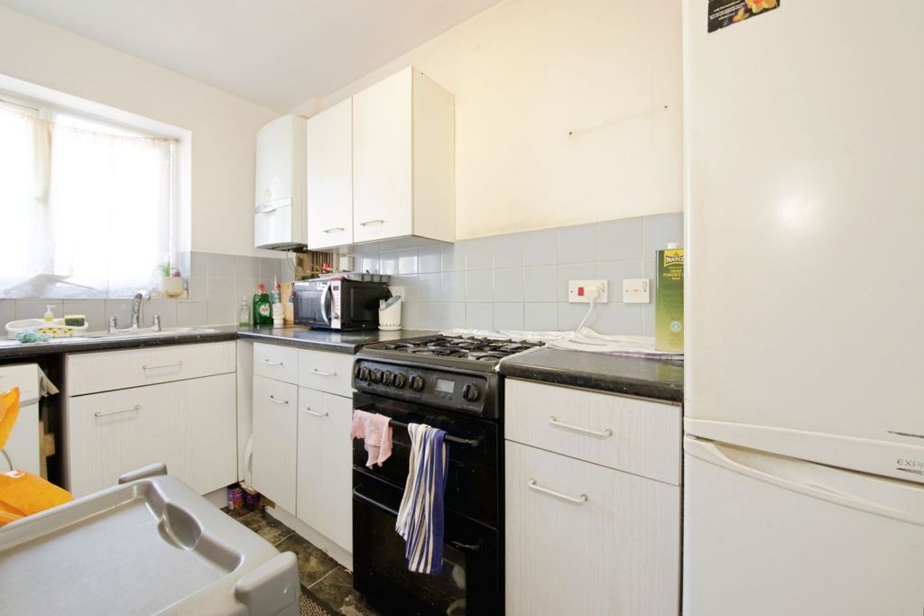 Property photo 3 of 14