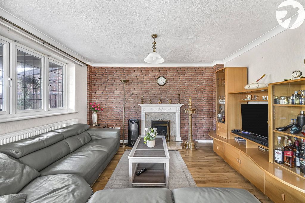 Property photo 2 of 25 Picture No. 18