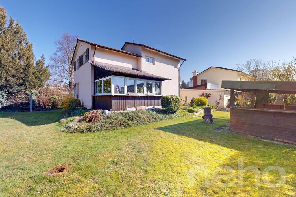 Property photo 3 of 12