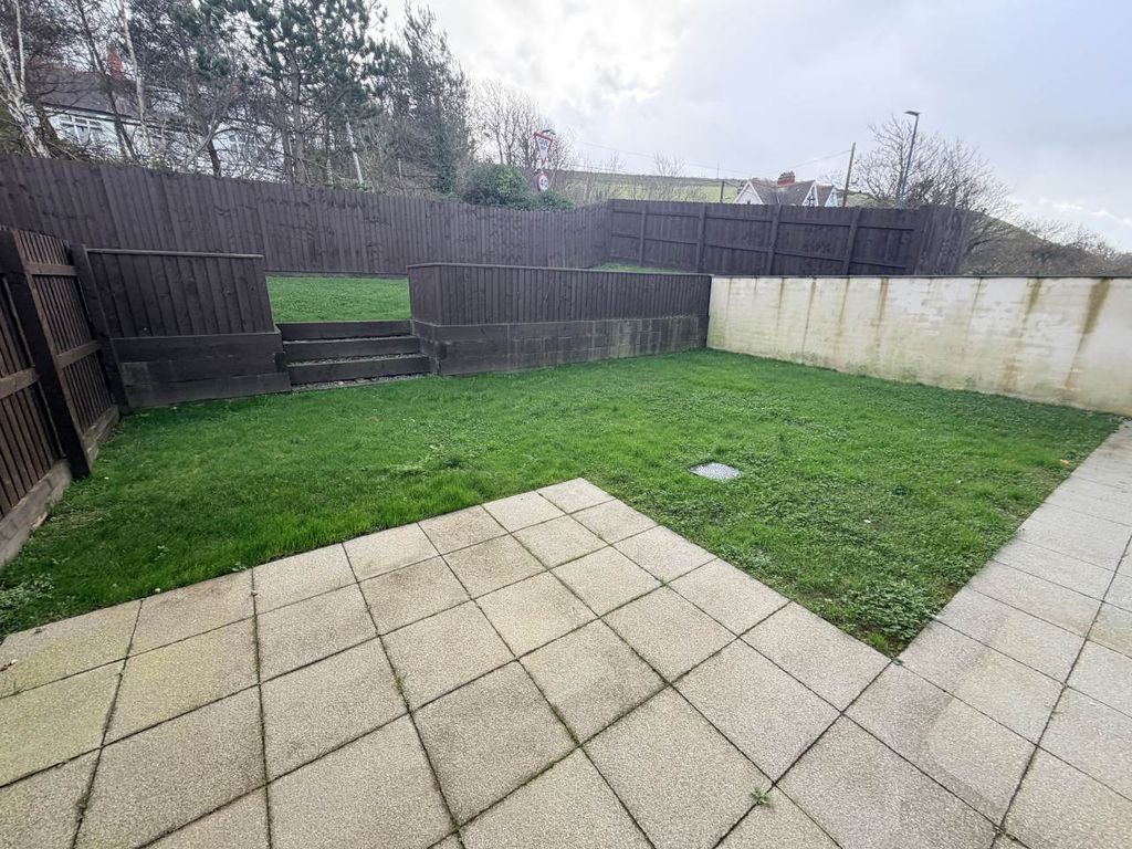 Property photo 3 of 12 Photo 10-12-2025, 12 30 05