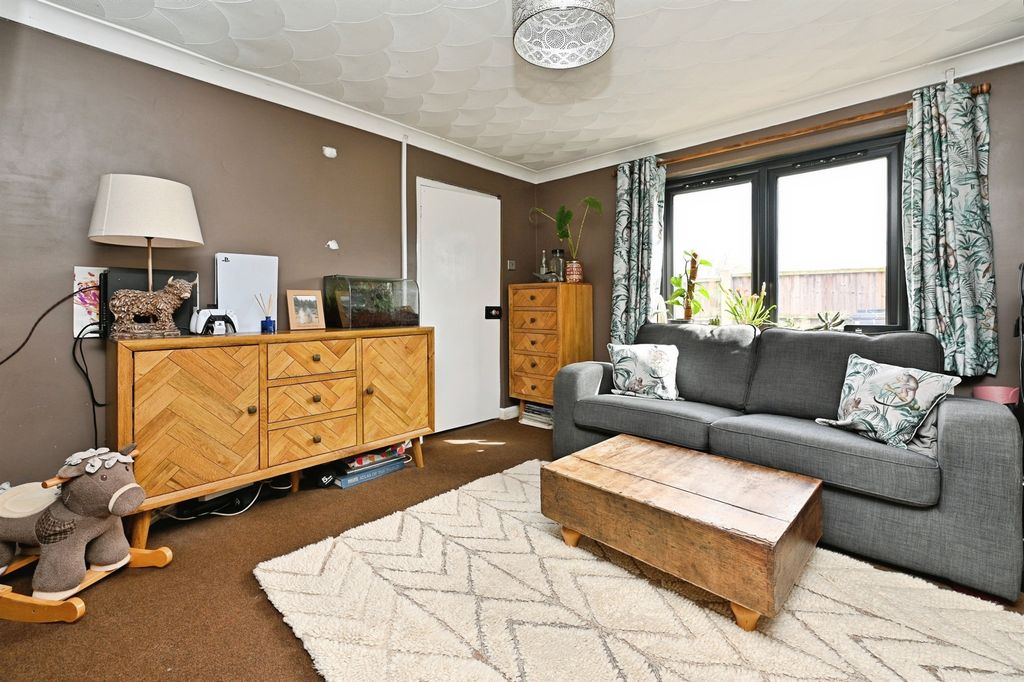 Property photo 3 of 18