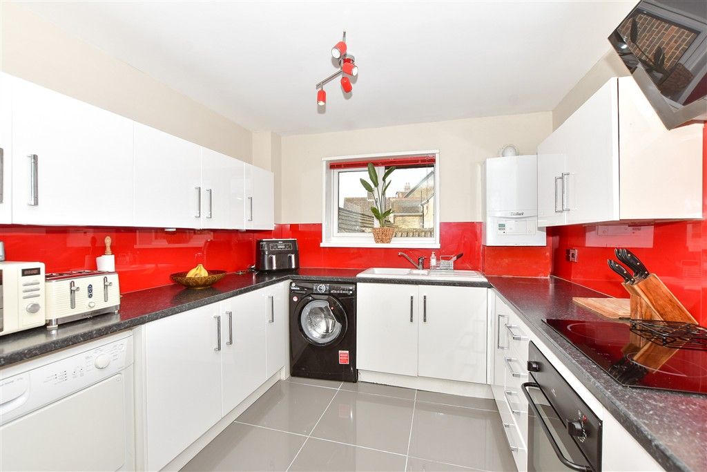 Property photo 2 of 9 Kitchen