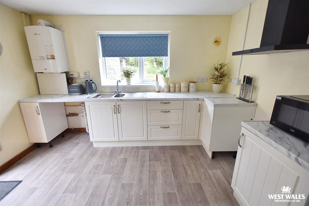 Property photo 3 of 14 4 (48).Jpg