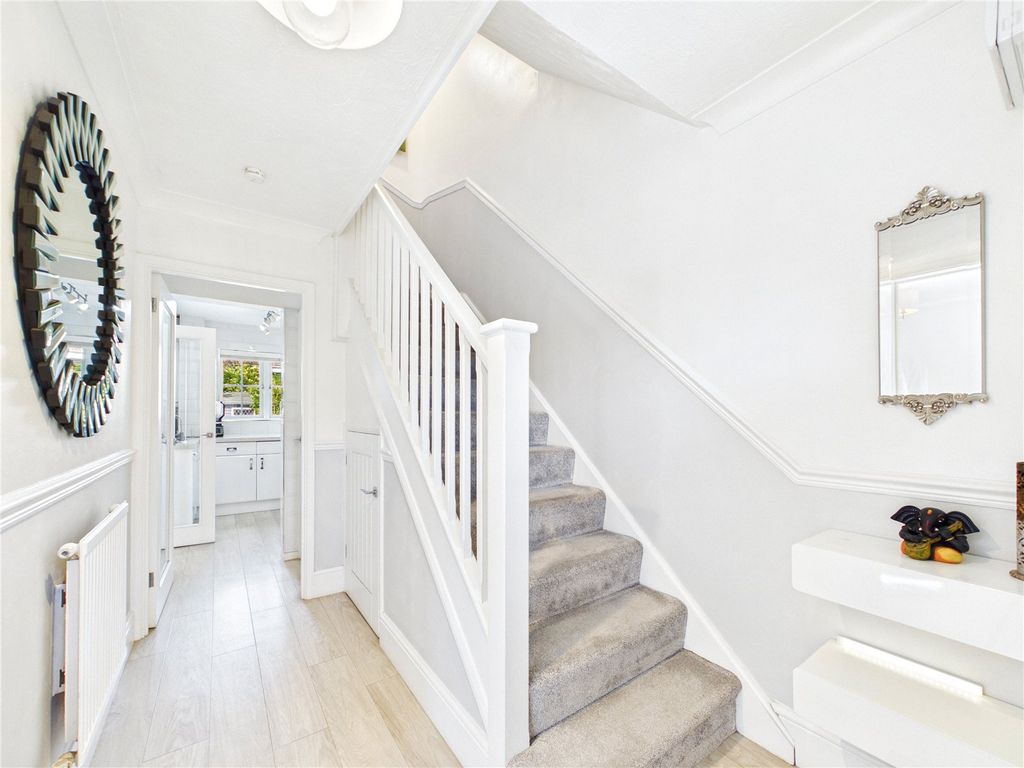 Property photo 2 of 18 Picture No. 01