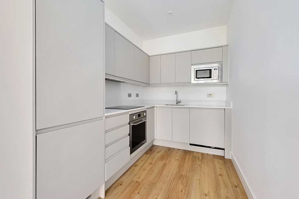 Property photo 1 of 11 Kitchen