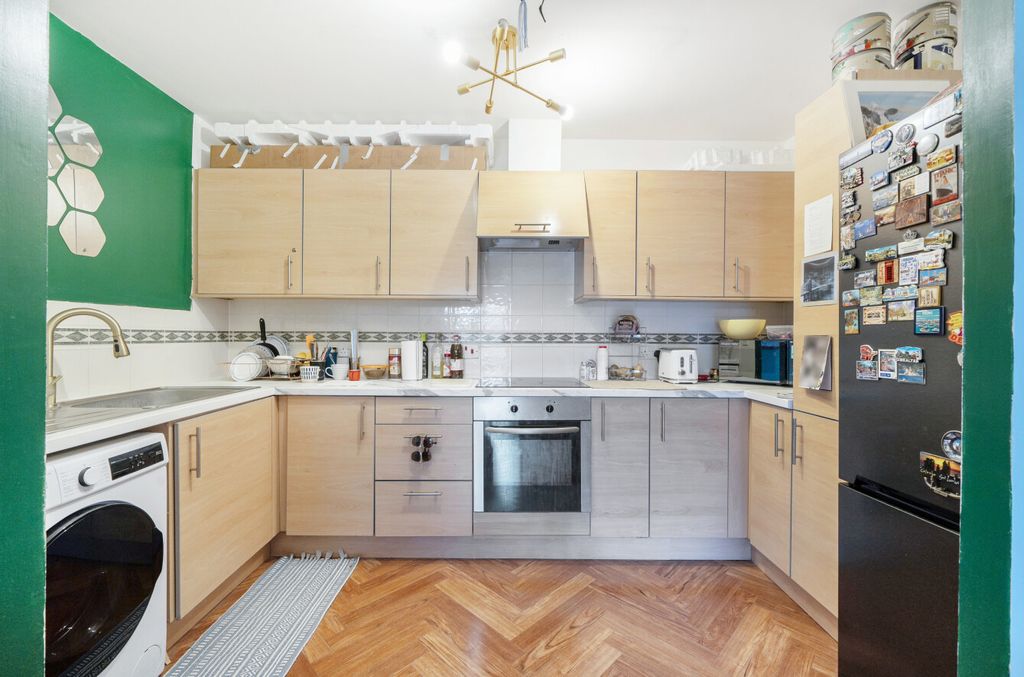 Property photo 3 of 21 1470158-12-6A1Db5...