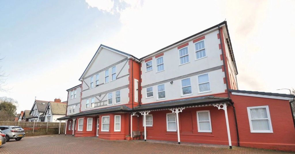 Property photo 1 of 21