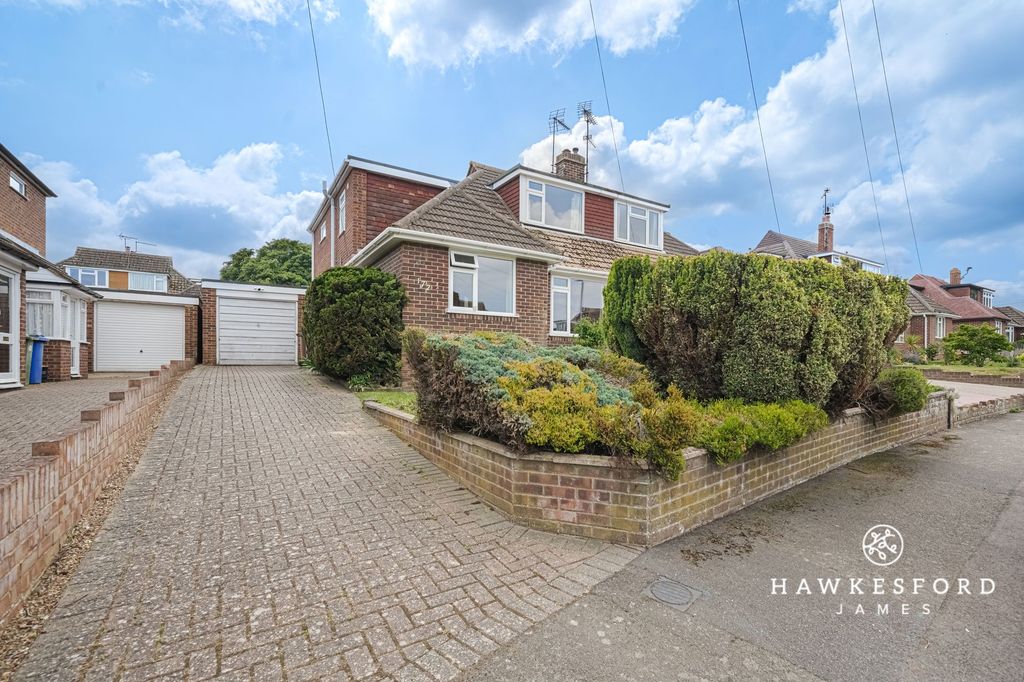 Property photo 1 of 21 Sterling Road, Sittingbourne - Front