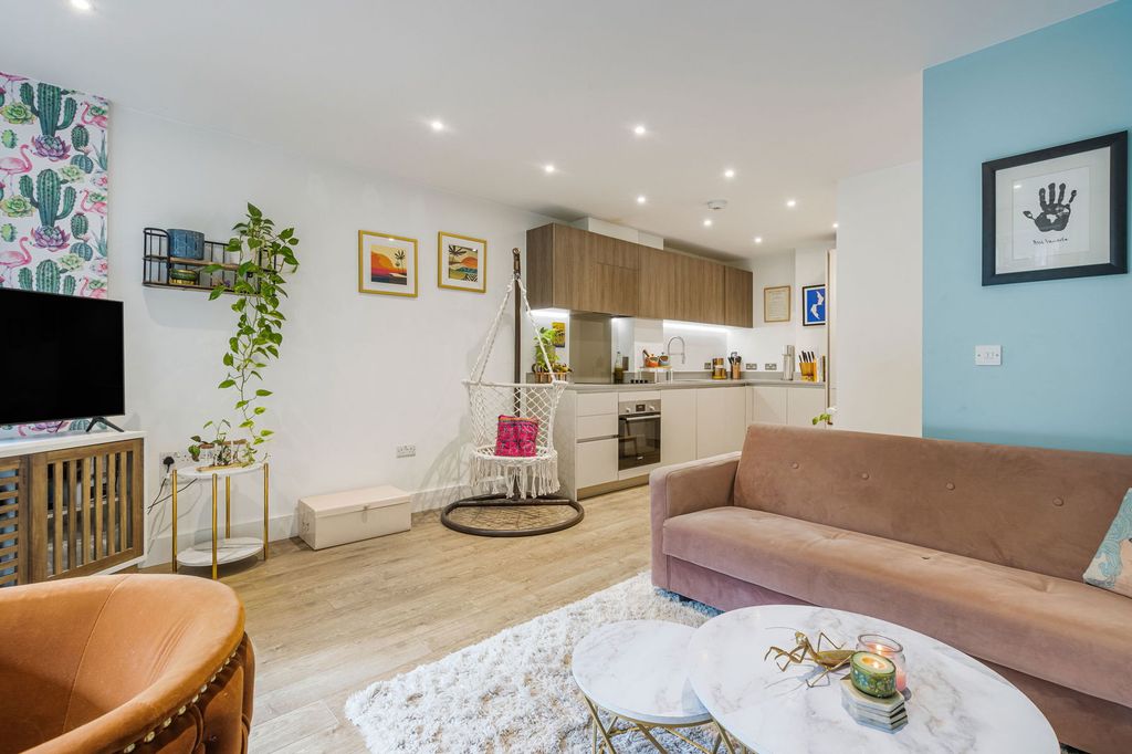 Property photo 3 of 22