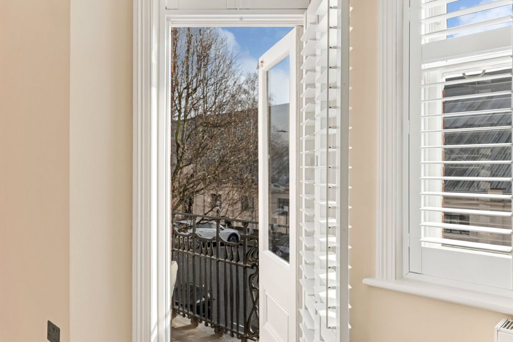 Property photo 3 of 9 Picture No. 06