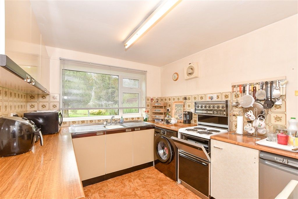 Property photo 3 of 15 Kitchen