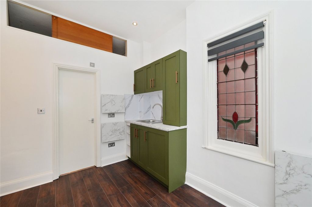 Property photo 2 of 15 Picture No. 24