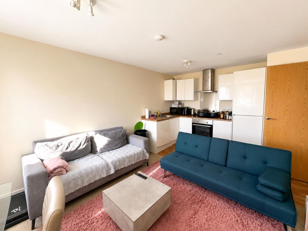 Property photo 2 of 7 20Eb465d-A3Fb-4d88-Bf29-Cf858A495990.Png