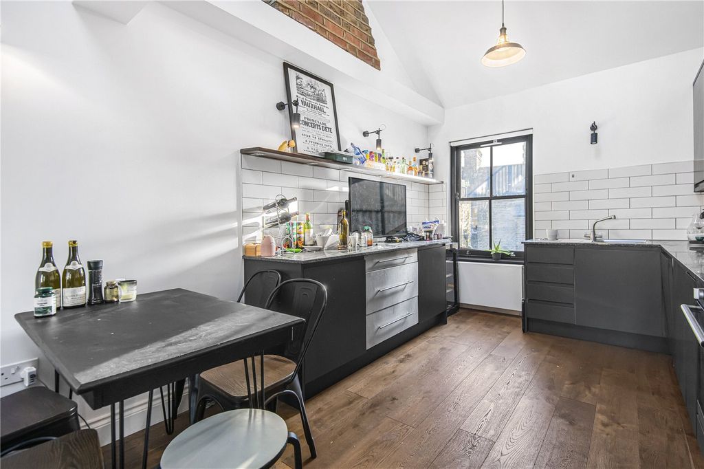 Property photo 2 of 13 Kitchen