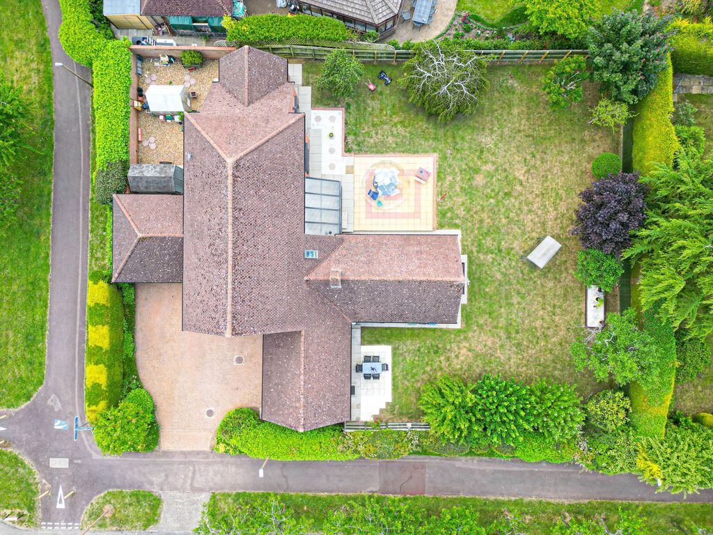 Property photo 3 of 34