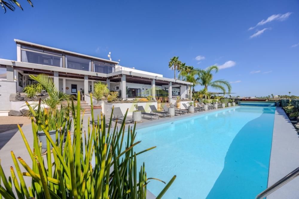 Property photo 1 of 30