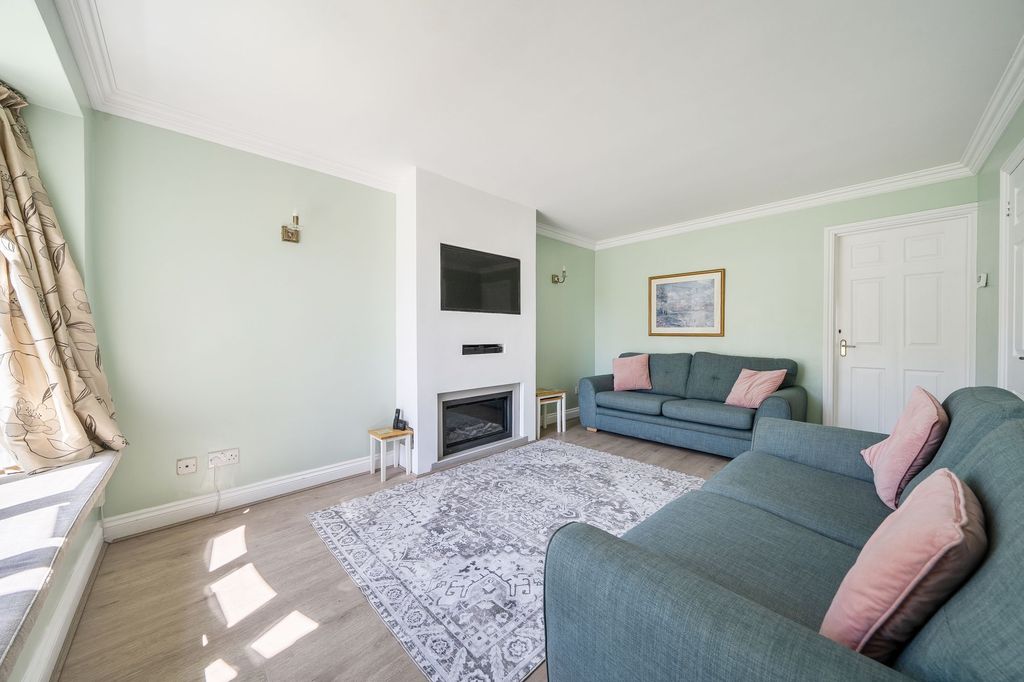 Property photo 3 of 16