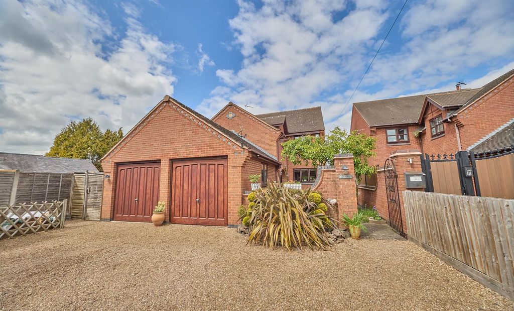 Property photo 1 of 37 Outside