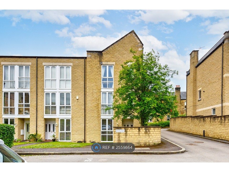 Property photo 1 of 32