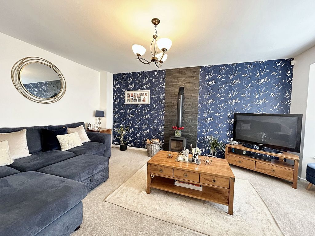 Property photo 3 of 43