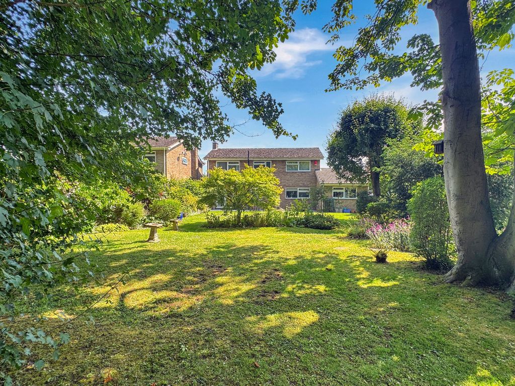 Property photo 1 of 27