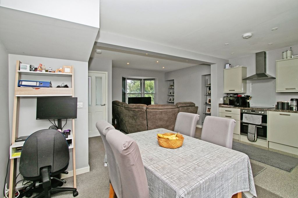 Property photo 2 of 17 Kitchen/Diner