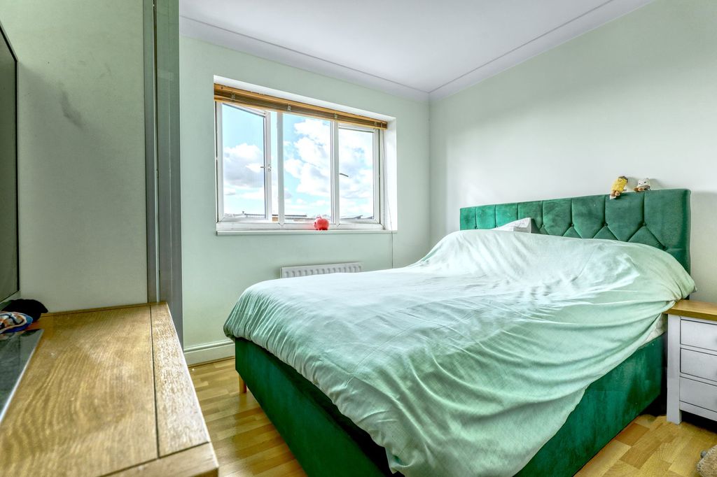 Property photo 3 of 5