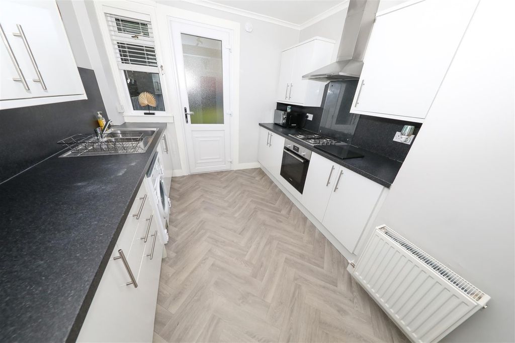 Property photo 3 of 14 c