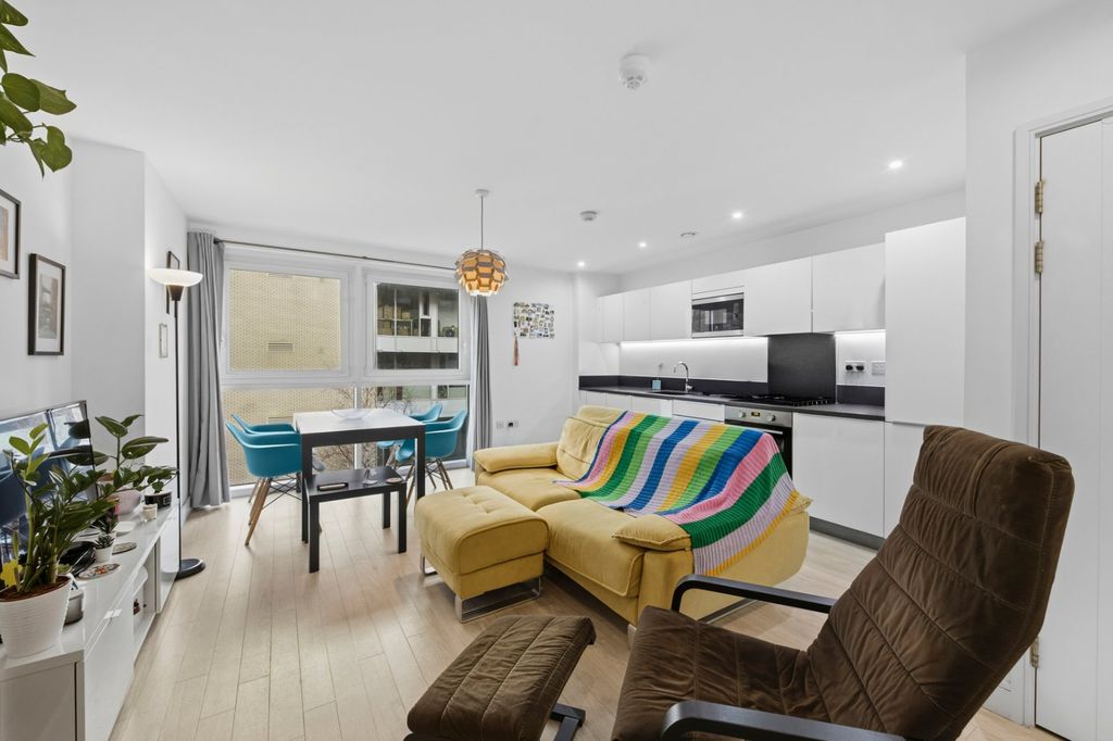 Property photo 2 of 9