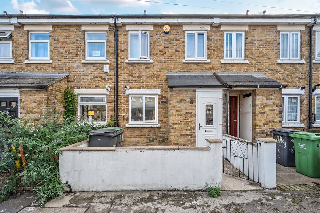 Property photo 1 of 12