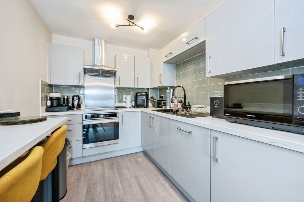 Property photo 3 of 15 Kitchen
