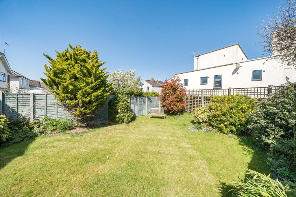 Property photo 2 of 24 Picture No. 30