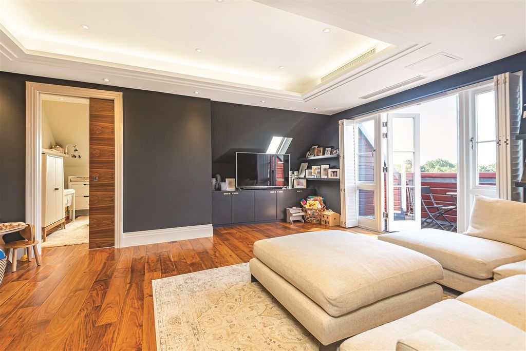 Property photo 2 of 19 Newgate6732202207152346.Jpg